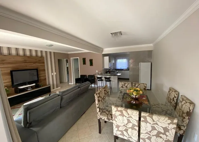 123 Apartamento espaçoso para família Bombinhas